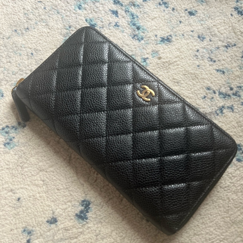 ❤️Chanel Wallet❤️ Black Caviar with gold hardware made in Italy